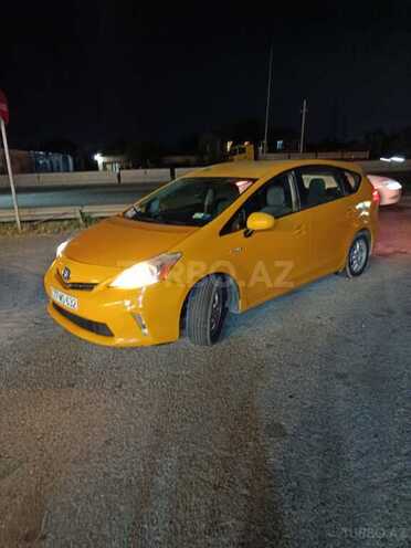 Toyota Prius V 2014, 380,000 km - 1.8 л - Sumqayıt