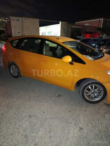 Toyota Prius V 2014, 380,000 km - 1.8 л - Sumqayıt