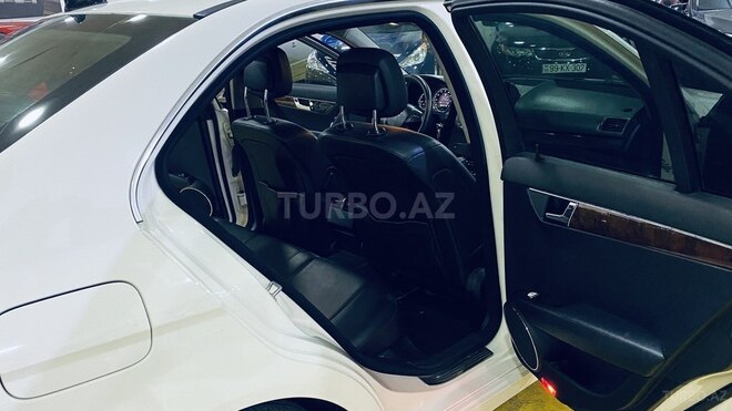 Mercedes C 300 2011, 196,385 km - 3.0 l - Sumqayıt