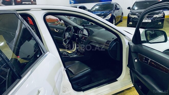 Mercedes C 300 2011, 196,385 km - 3.0 l - Sumqayıt