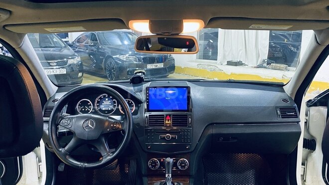 Mercedes C 300 2011, 196,385 km - 3.0 l - Sumqayıt