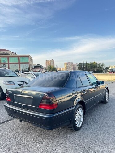 Mercedes C 220 1999, 286,000 km - 2.2 l - Bakı