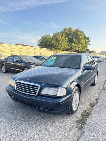 Mercedes C 220 1999, 286,000 km - 2.2 l - Bakı