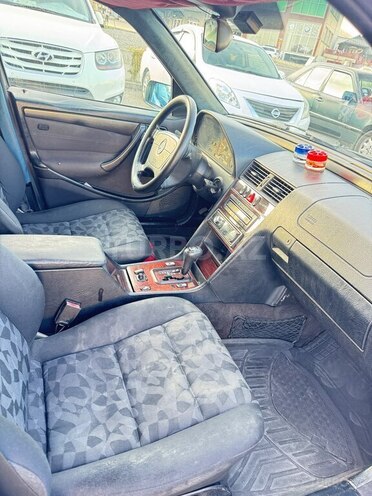 Mercedes C 220 1999, 286,000 km - 2.2 l - Bakı