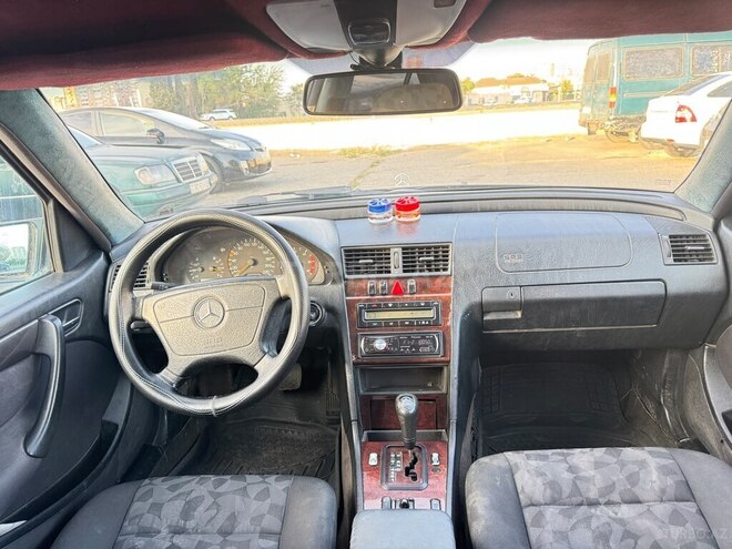 Mercedes C 220 1999, 286,000 km - 2.2 l - Bakı