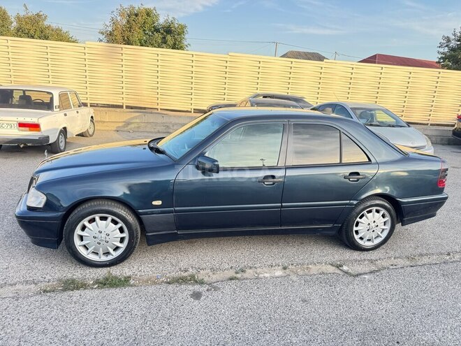 Mercedes C 220 1999, 286,000 km - 2.2 l - Bakı