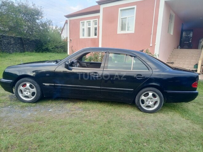 Mercedes E 240 1998, 443,090 km - 2.4 l - Zaqatala