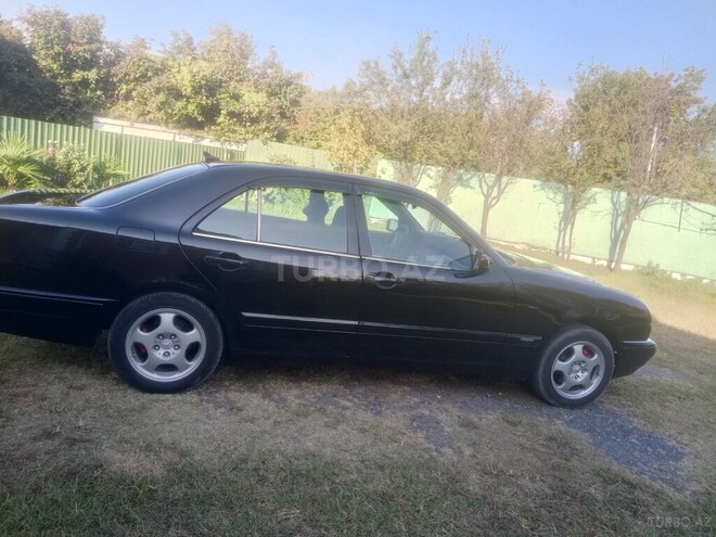 Mercedes E 240 1998, 443,090 km - 2.4 l - Zaqatala
