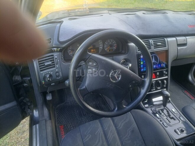 Mercedes E 240 1998, 443,090 km - 2.4 l - Zaqatala