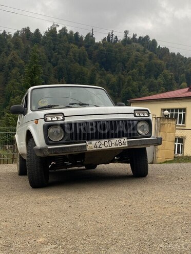 LADA (VAZ) Niva 2004, 100,000 km - 1.7 l - Astara
