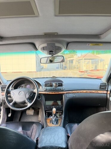 Mercedes E 240 2003, 349,000 km - 2.6 l - Beyləqan