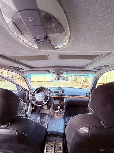 Mercedes E 240 2003, 349,000 km - 2.6 l - Beyləqan