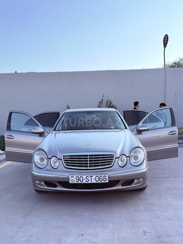 Mercedes E 240 2003, 349,000 km - 2.6 l - Beyləqan