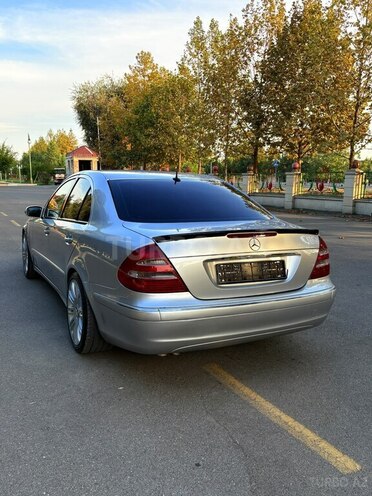 Mercedes E 220 2004, 401,600 km - 2.2 l - Göyçay