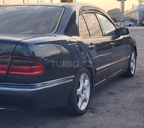 Mercedes E 270 2001, 555,000 km - 2.7 л - Xırdalan