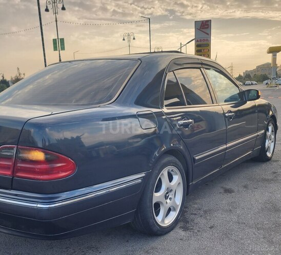 Mercedes E 270 2001, 555,000 km - 2.7 л - Xırdalan