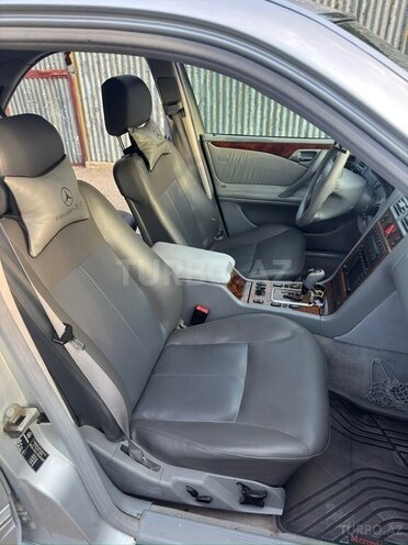 Mercedes E 240 2001, 400,000 km - 2.6 l - Kürdəmir