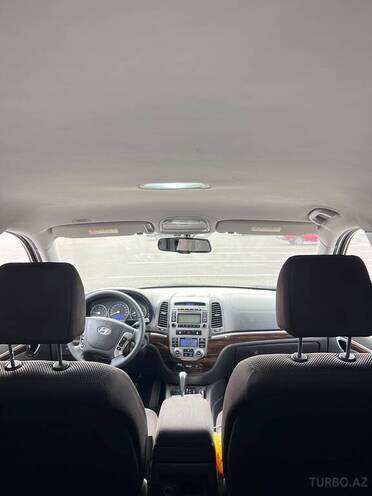 Hyundai Santa Fe 2009, 285,000 km - 2.0 l - Quba