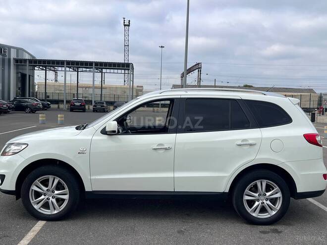 Hyundai Santa Fe 2009, 285,000 km - 2.0 l - Quba