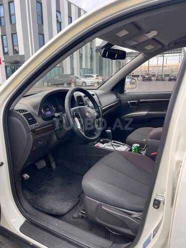 Hyundai Santa Fe 2009, 285,000 km - 2.0 l - Quba