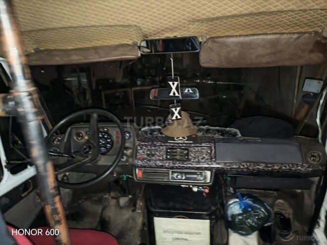 Mercedes 208 D 1992, 496,335 km - 2.0 l - Qusar