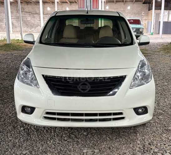 Nissan Sunny 2014, 200,000 km - 1.5 l - Masallı