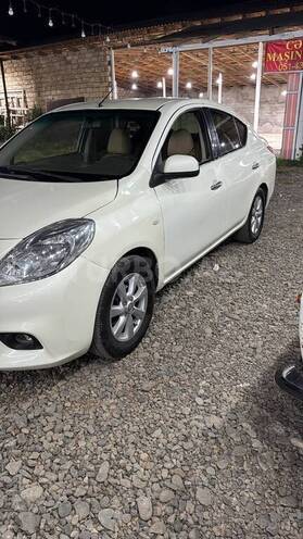 Nissan Sunny 2014, 200,000 km - 1.5 l - Masallı