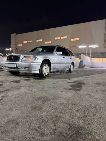 Mercedes C 220 2000, 452,369 km - 2.2 l - Bakı