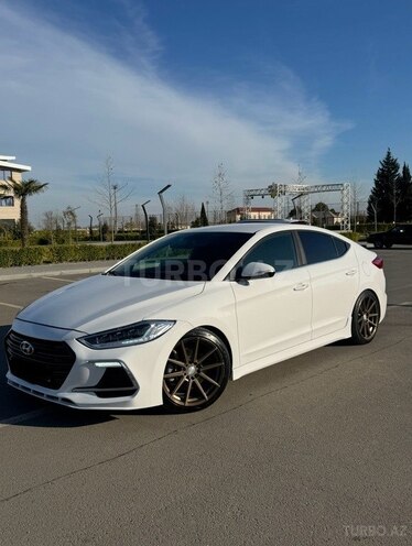 Hyundai Elantra 2017, 161,000 km - 1.6 l - Salyan