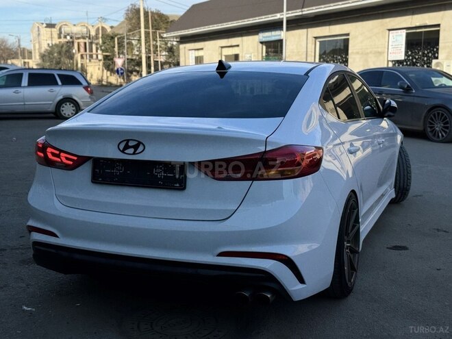 Hyundai Elantra 2017, 161,000 km - 1.6 l - Salyan
