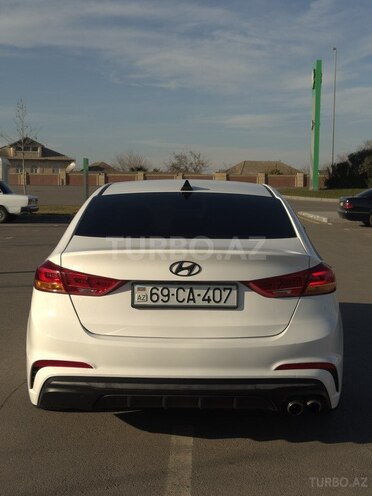 Hyundai Elantra 2017, 161,000 km - 1.6 l - Salyan