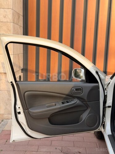 Nissan Sunny 2011, 220,000 km - 1.6 l - Bakı