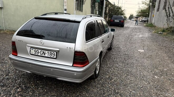 Mercedes C 220 2000, 234,000 km - 2.2 л - Gəncə
