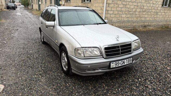 Mercedes C 220 2000, 234,000 km - 2.2 л - Gəncə