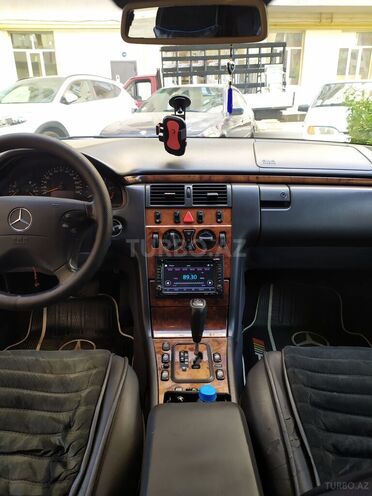Mercedes E 220 1999, 330,000 km - 2.2 l - Bakı