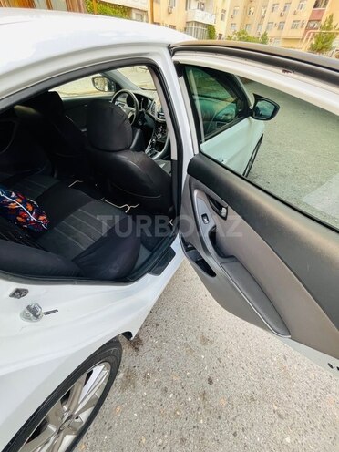 Hyundai Elantra 2015, 201,000 km - 1.8 l - Bakı