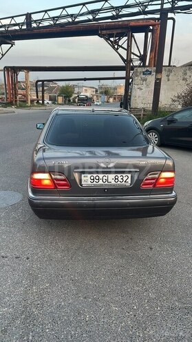 Mercedes E 200 1998, 450,000 km - 2.0 l - İsmayıllı
