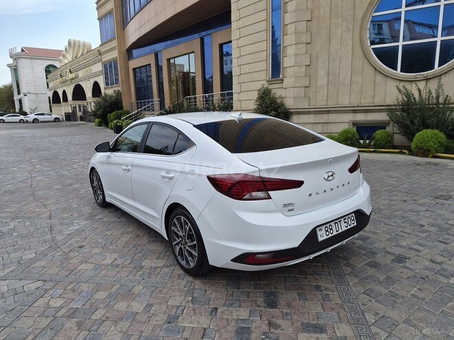 Hyundai Elantra 2019, 124,000 km - 2.0 l - Bakı