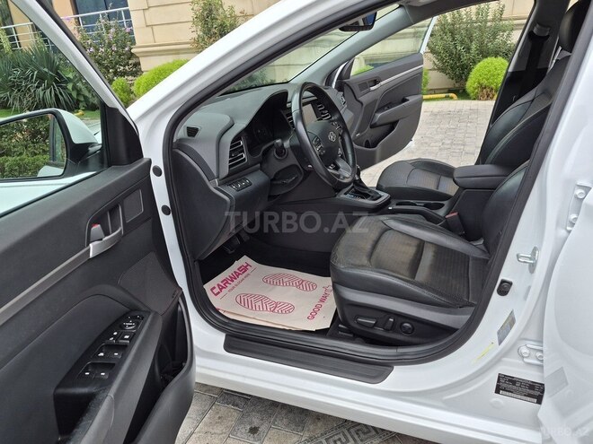 Hyundai Elantra 2019, 124,000 km - 2.0 l - Bakı