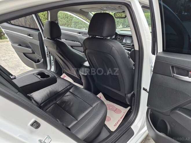 Hyundai Elantra 2019, 124,000 km - 2.0 l - Bakı