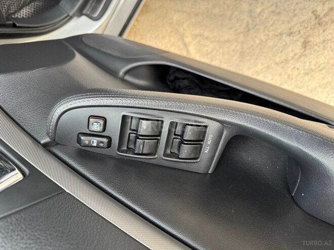 Toyota Avensis 2008, 348,000 km - 2.0 л - Quba