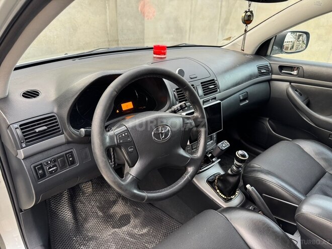Toyota Avensis 2008, 348,000 km - 2.0 л - Quba