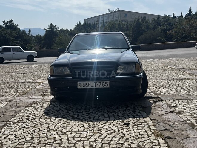 Mercedes C 230 1999, 230,500 km - 2.3 л - Tovuz