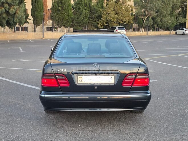 Mercedes E 240 2001, 258,000 km - 2.4 l - Bakı
