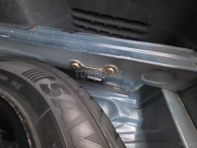 Mercedes E 240 2001, 258,000 km - 2.4 l - Bakı