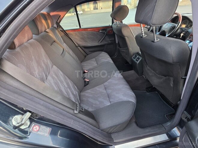 Mercedes E 240 2001, 258,000 km - 2.4 l - Bakı