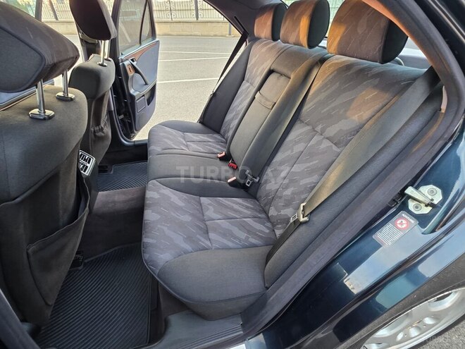 Mercedes E 240 2001, 258,000 km - 2.4 l - Bakı