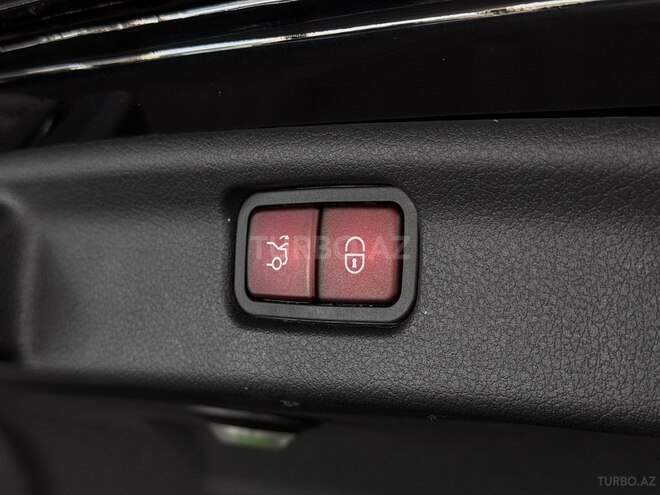 Mercedes  2023, 28,300 km - 2.0 l - Bakı