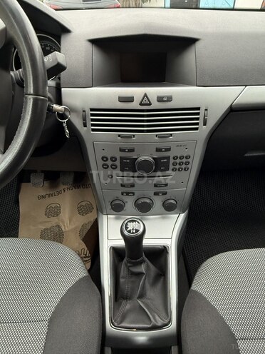 Opel Astra 2009, 217,000 km - 1.4 l - Göyçay