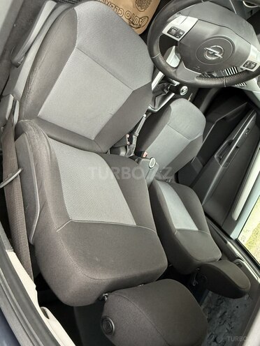 Opel Astra 2009, 217,000 km - 1.4 l - Göyçay